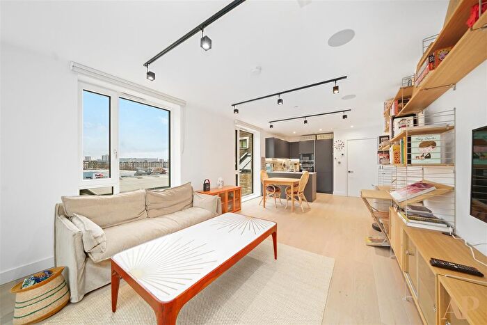 1 Bedroom Flat To Rent In New Tanner Way, London Square, Bermondsey, SE1