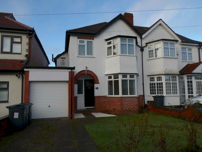 3 Bedroom House To Rent In Bushmore Road, Hall Green, Birmingham, B28