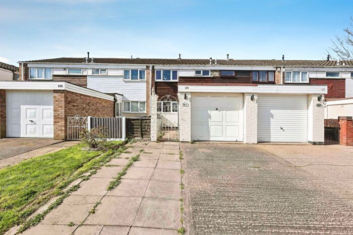 3 Bedroom Terraced House For Sale In Kingfisher Drive, Birmingham, B36