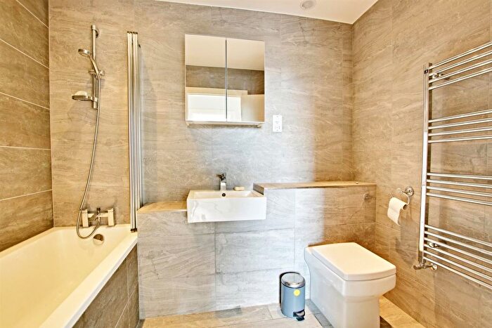 2 Bedroom Flat To Rent In Stephenson House, The Grove, Gravesend, Kent, DA12