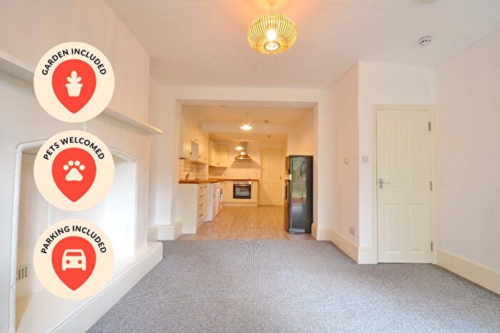 2 Bedroom Flat To Rent In Hampton Park, Bristol, Somerset, BS6