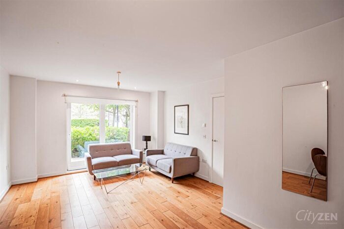 2 Bedroom Flat To Rent In Forge Square, London, E14