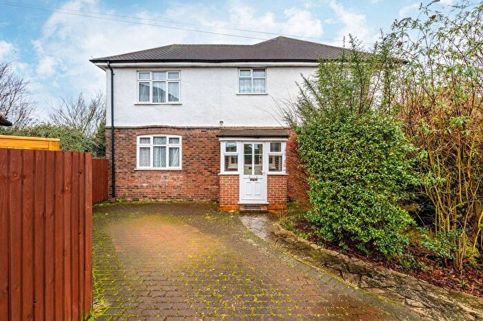 3 Bedroom Semi-Detached House To Rent In Hall Road, Isleworth, TW7