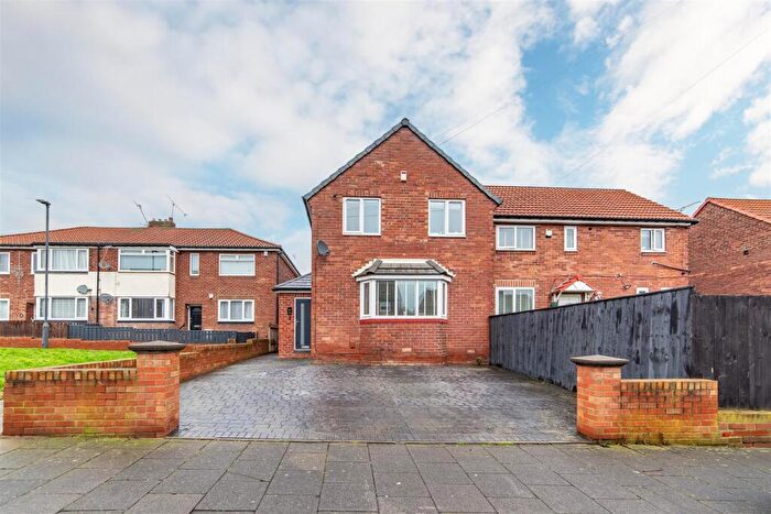 3 Bedroom Semi Detached House For Sale In Linbridge Drive, Newcastle Upon Tyne, NE5