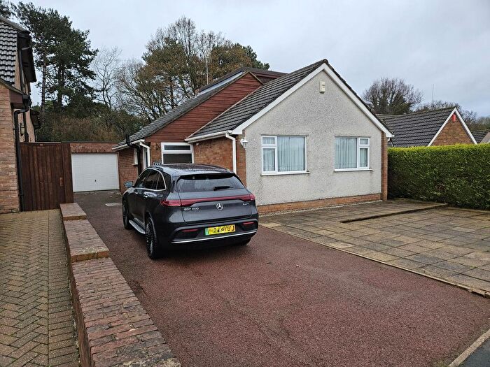 2 Bedroom Bungalow To Rent In Brookside Crescent, Potters Bar, EN6