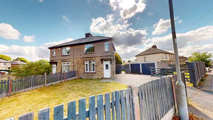 3 Bedroom Semi-Detached House To Rent In Eastbury Avenue, Cooper Lane, Bradford, BD6