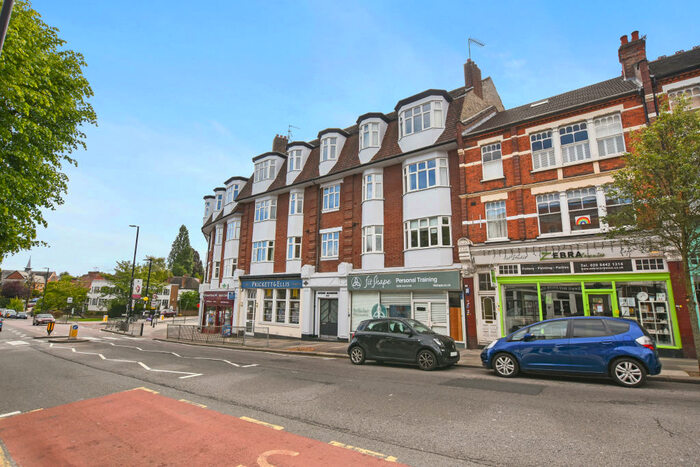 3 Bedroom Flat To Rent In Avenue Mansions (), Muswell Hill., N10
