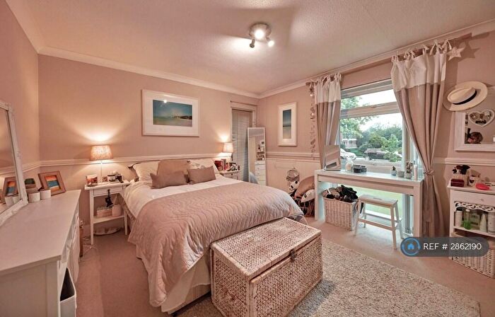 2 Bedroom Flat To Rent In Grosvenor Drive, Maidenhead, SL6