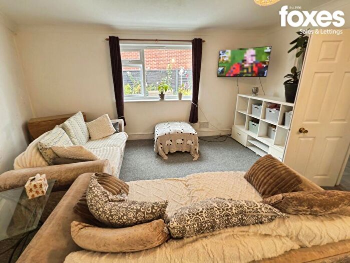 1 Bedroom Semi-Detached House To Rent In Flat, The Crescent, BH1