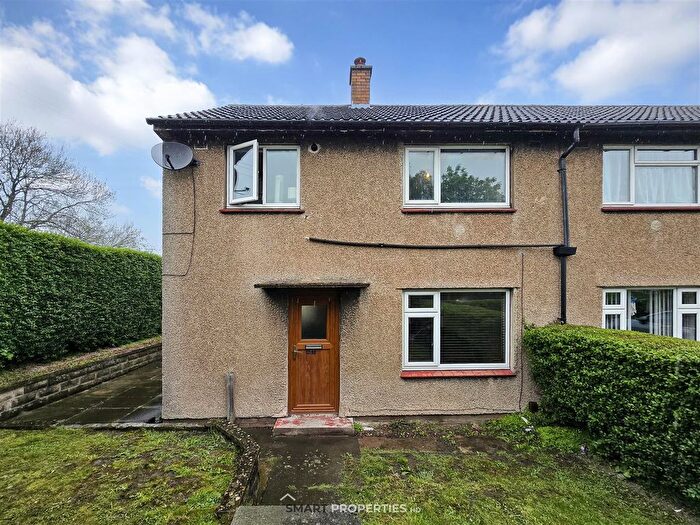 3 Bedroom Semi Detached House For Sale In Southfield Road, Huddersfield, HD5