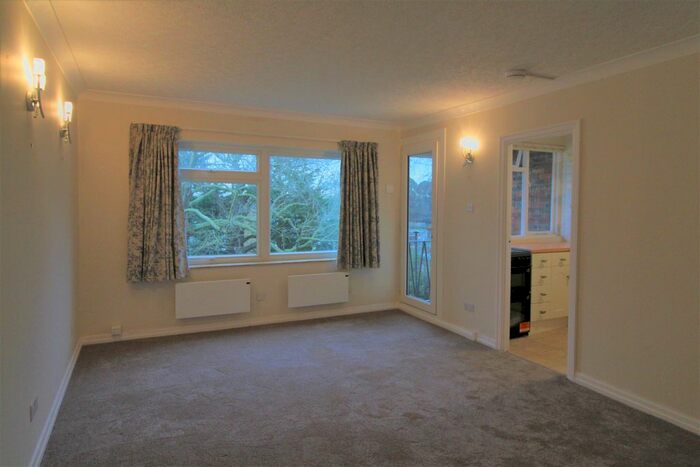 Studio To Rent In Dunraven Drive, Enfield, Greater London, EN2