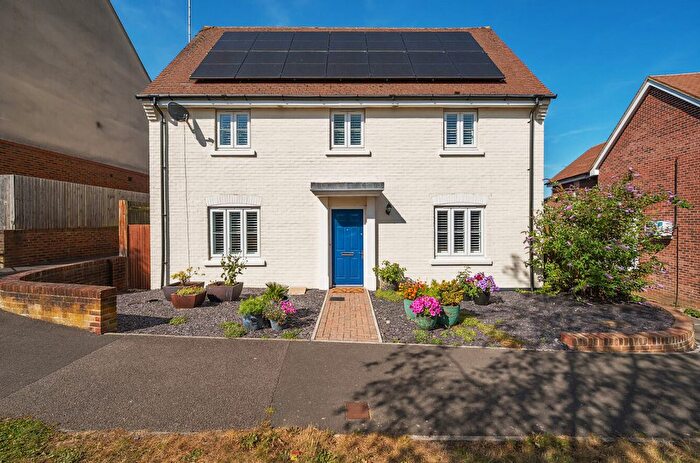 4 Bedroom Detached House For Sale In Bridge Close, Codmore Hill, Pulborough, RH20