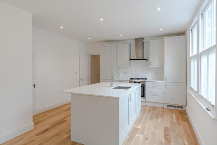 3 Bedroom Maisonette To Rent In Lynn Road London, SW12