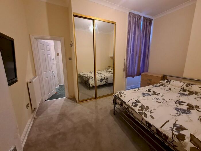 Studio To Rent In Hyde Park Mansions, Cabbell Street NW1