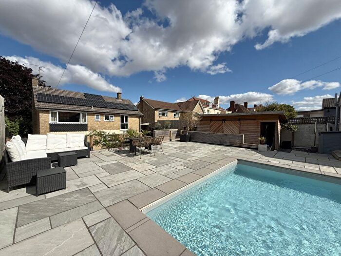 4 Bedroom Detached House For Sale In Sherborne Road, Yeovil, Somerset, BA21