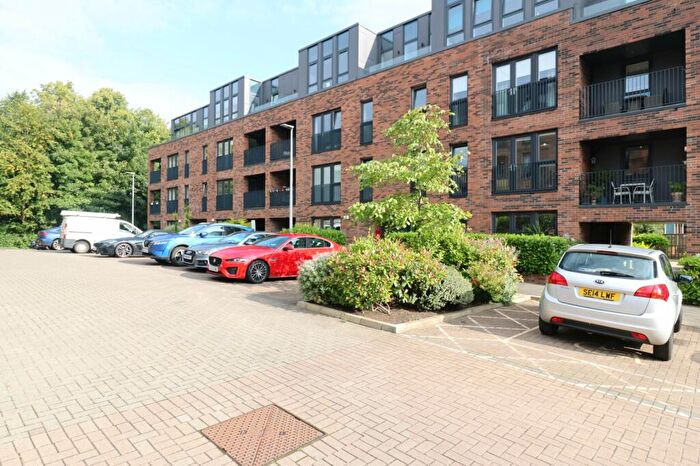 2 Bedroom Flat To Rent In Mansionhouse Court, Glasgow, Glasgow City, G41