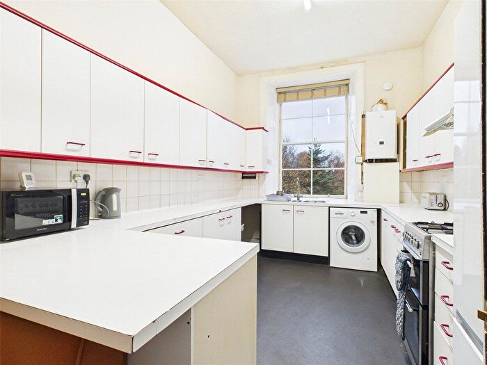 4 Bedroom Flat To Rent In Marchmont Street, Edinburgh, EH9