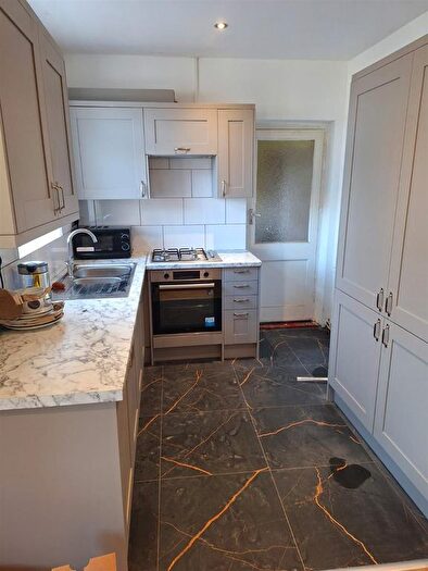 5 Bedroom Property To Rent In Windsor Crescent, Northampton, NN5