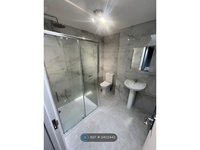 3 Bedroom Flat To Rent In Darwin Drive, Southall, UB1