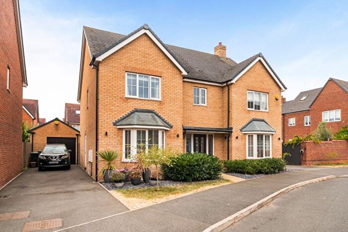 5 Bedroom Detached House For Sale In Fry Grove, Flitwick, MK45
