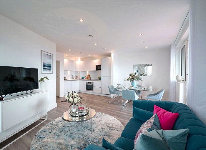 2 Bedroom Flat To Rent In Ashwell House, Healum Avenue, Southall, UB2