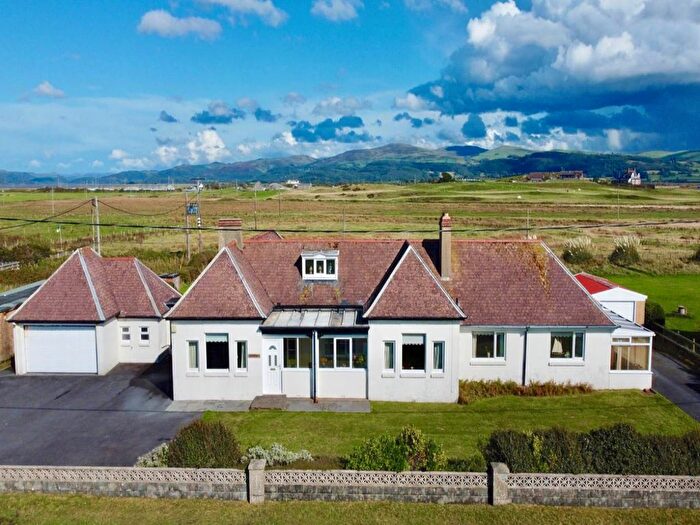 5 Bedroom Detached Bungalow For Sale In Ynyslas, Borth, Ceredigion, SY24