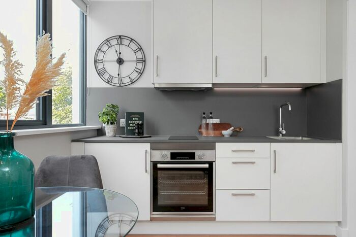 1 Bedroom Flat To Rent In Cranbrook Road, Ilford, IG1