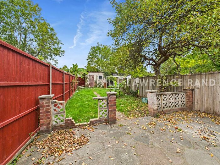 4 Bedroom Terraced House To Rent In Stuart Avenue, Harrow, HA2