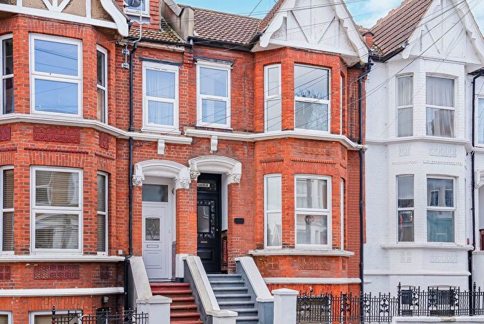 3 Bedroom Maisonette For Sale In Heygate Avenue, Southend-On-Sea, SS1