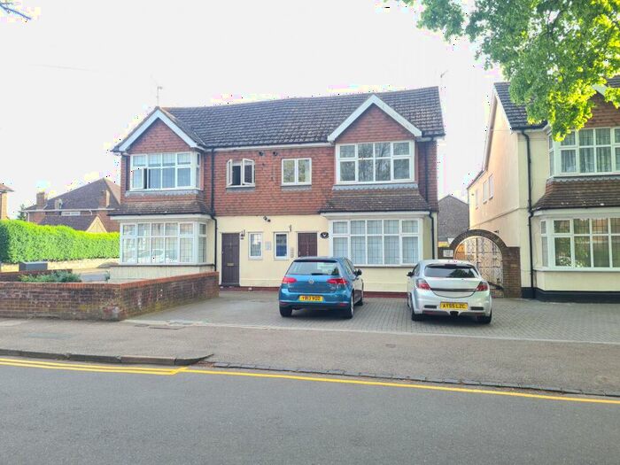 1 Bedroom Flat To Rent In Priory Road, Dunstable, LU5