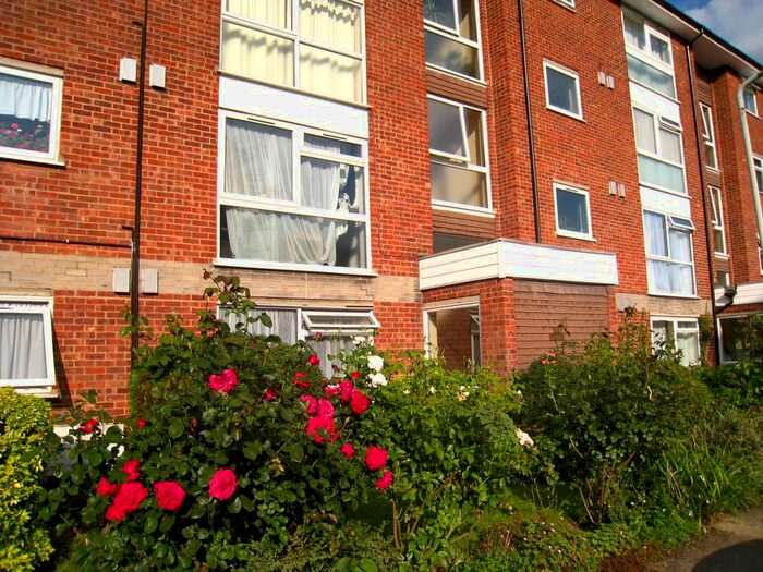 1 Bedroom Flat To Rent In Sycamore Close, Northolt, UB5