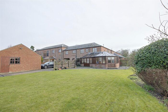 4 Bedroom Terraced House For Sale In Castle Farm Court, South Cave, HU15