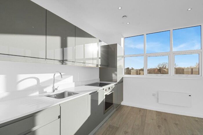 2 Bedroom Flat To Rent In Sunrise Parkway, Milton Keynes, Buckinghamshire, MK14