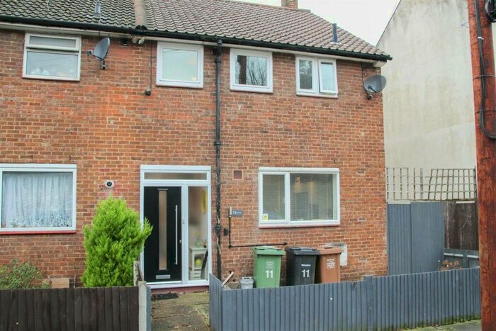 3 Bedroom Semi-Detached House To Rent In Littlewood, Hither Green, London, SE13