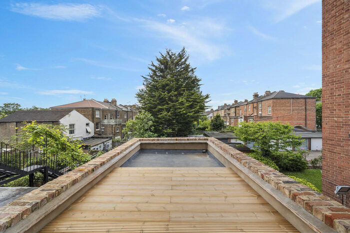 2 Bedroom Flat For Sale In Crouch Hill, N4
