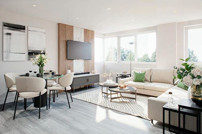 1 Bedroom Flat For Sale In Elizabeth House, - London Road, Staines-Upon-Thames, Middlesex, TW18