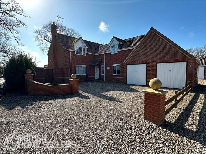 5 Bedroom Detached House For Sale In Back Lane, Rollesby, Great Yarmouth, Norfolk, NR29