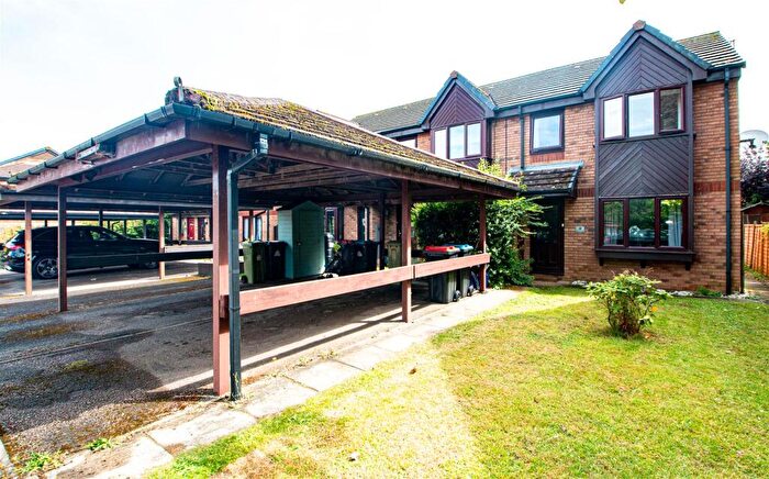 3 Bedroom End Of Terrace House To Rent In Kaplan Close, Shenley Lodge, MK5