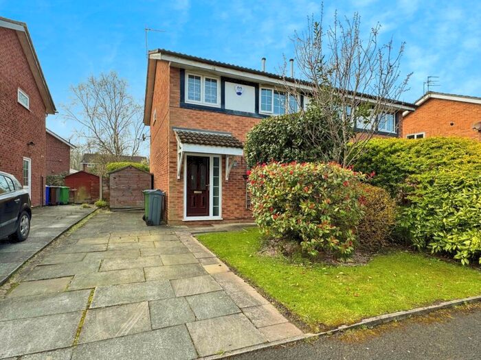 3 Bedroom Semi-Detached House To Rent In Wilderswood Close, Withington, Manchester, M20