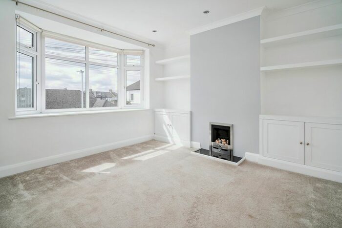 2 Bedroom Flat To Rent In Station Parade, Cherry Tree Rise, Buckhurst Hill, IG9