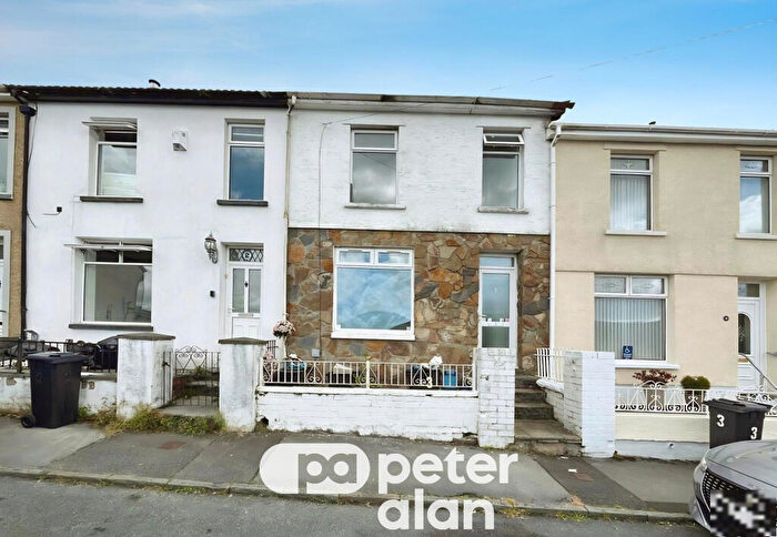 3 Bedroom House To Rent In Arfryn Place, Twynrodin, CF47