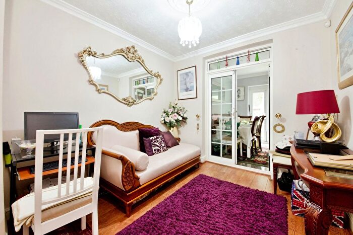 3 Bedroom Terraced House For Sale In Monoux Grove, London, E17