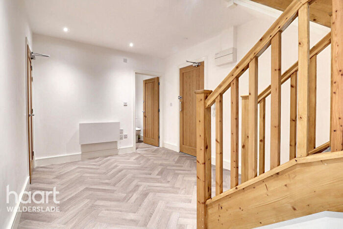 3 Bedroom Apartment For Sale In Lordswood Lane, Chatham, ME5