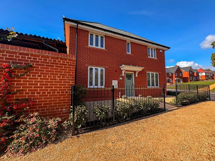 3 Bedroom Detached House For Sale In Haymeadow Way, Wimborne, BH21
