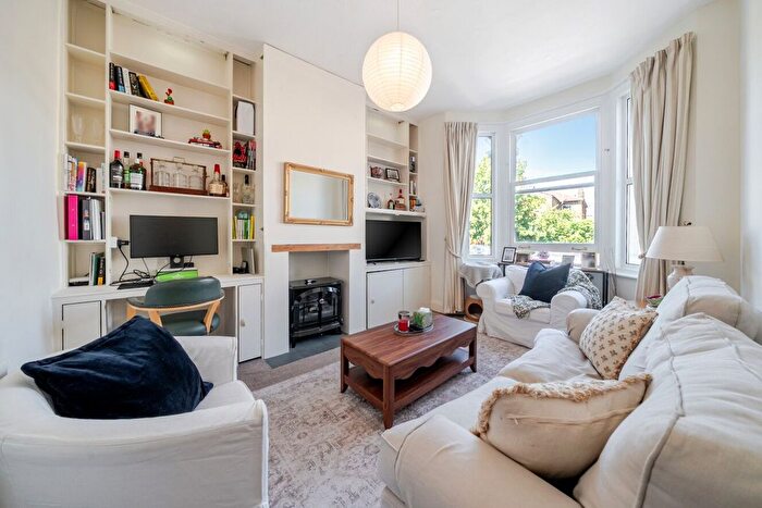 1 Bedroom Flat For Sale In Rossiter Road, Balham, London, SW12