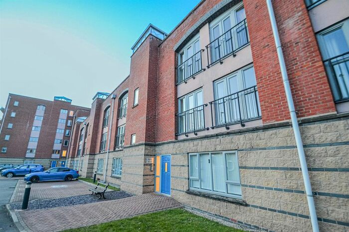 2 Bedroom Flat To Rent In Cantilever Gardens, Station Road, Warrington, WA4