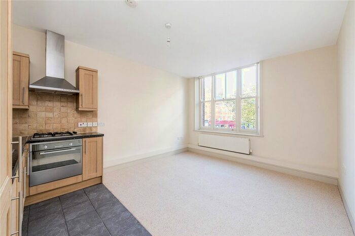 1 Bedroom Flat To Rent In Streatham High Road, London, SW16