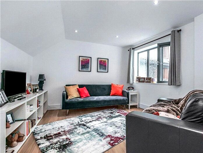2 Bedroom Flat To Rent In Bermondsey Street, London, SE1