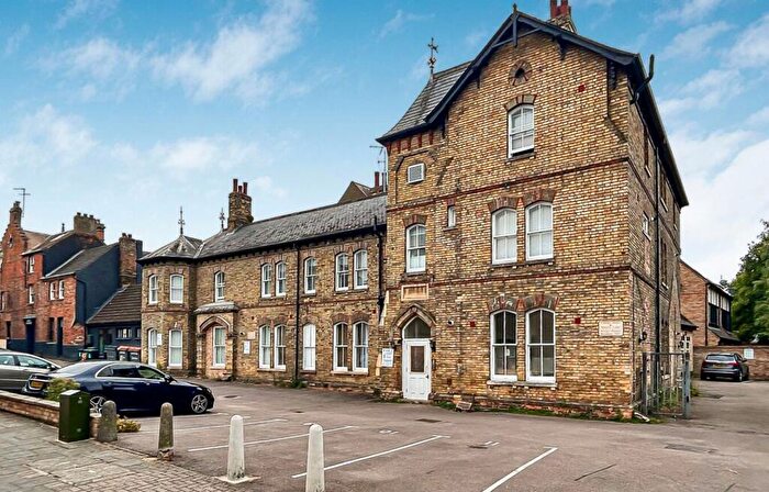 1 Bedroom Flat For Sale In College House, Grammar School Walk, Huntingdon., PE29