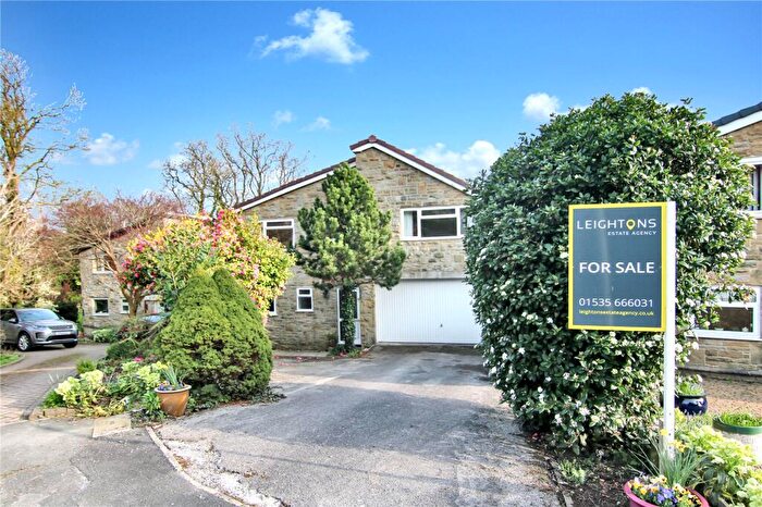 5 Bedroom Detached House For Sale In The Crofts, Farnhill, BD20